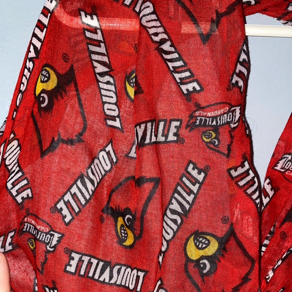 Cardinal Scarf - Picture 2 of 2